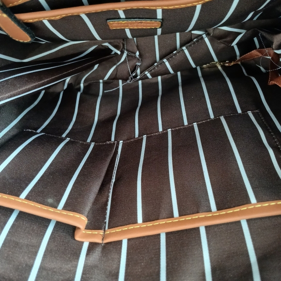 Dooney and Bourke Nylon Tote Brand New - Picture 5 of 9